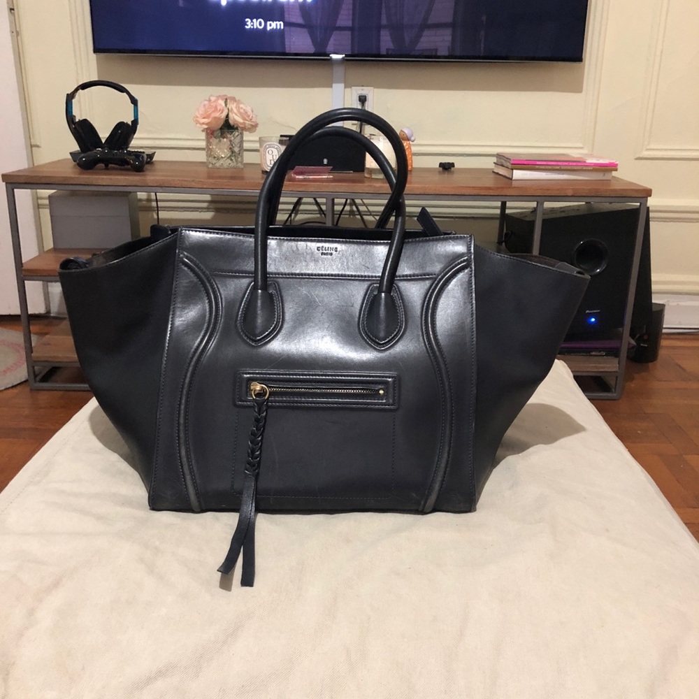 Céline Luggage Medium Tote